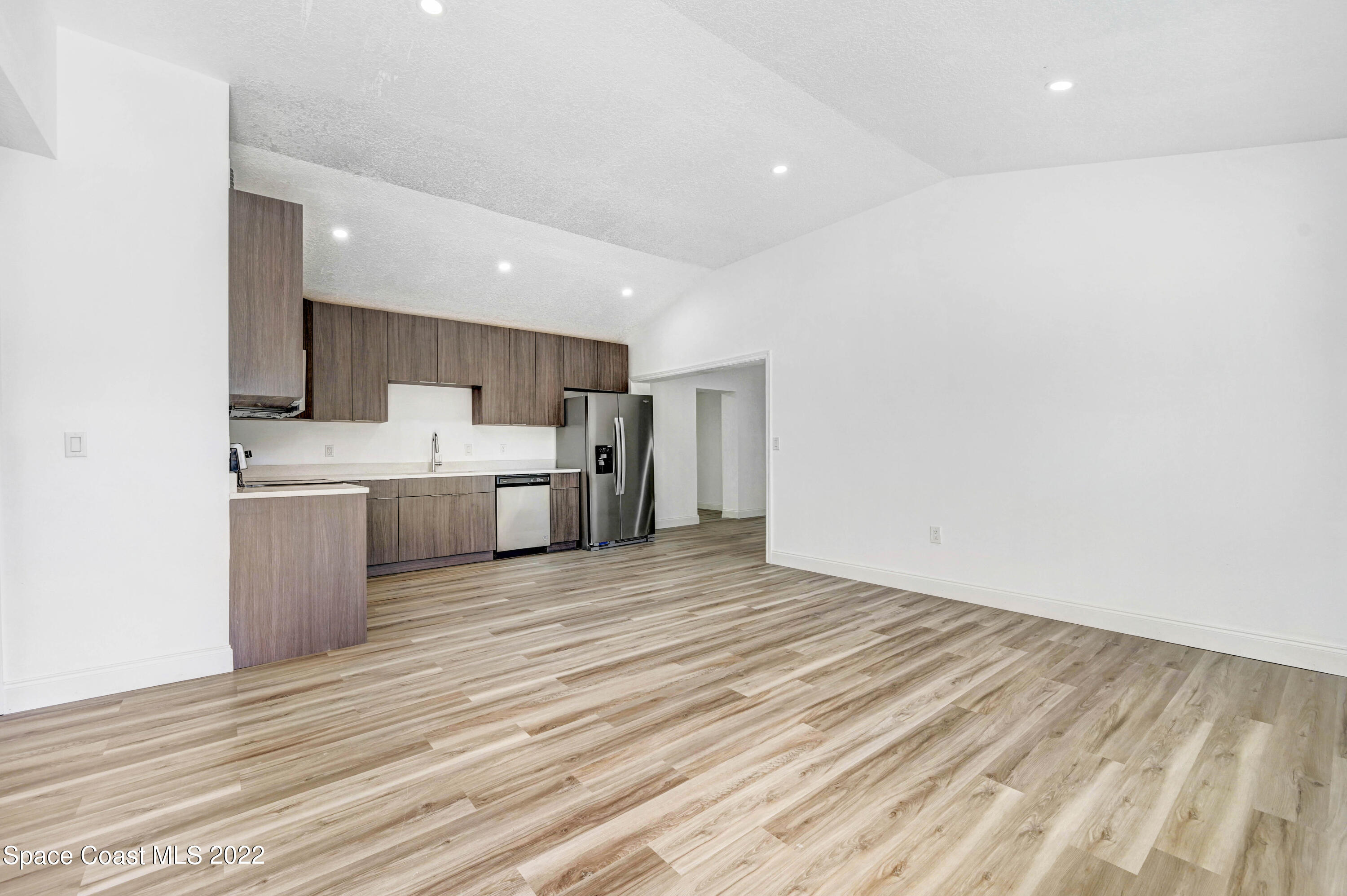 1512 Clear Lake Court