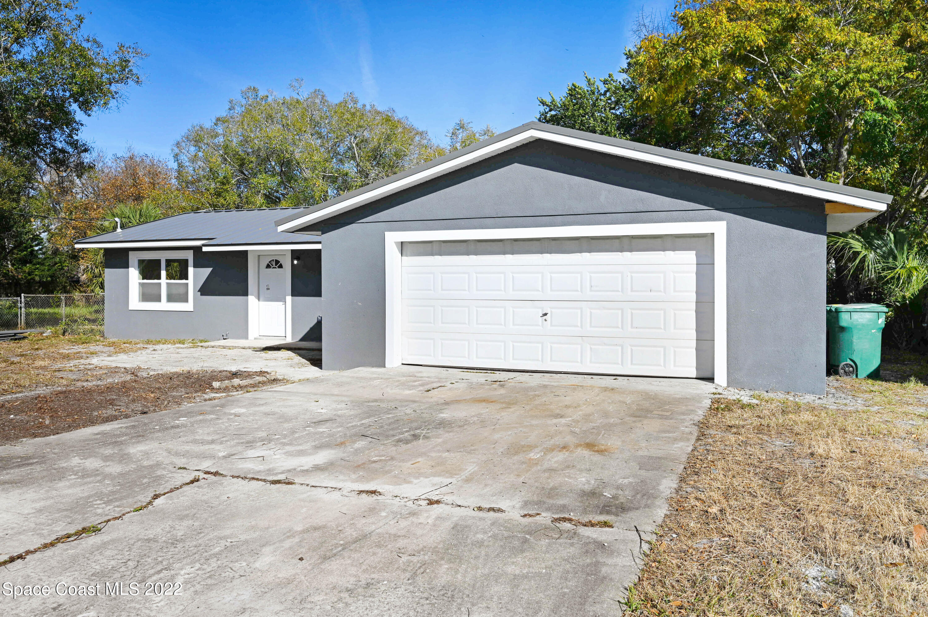 1512 Clear Lake Court
