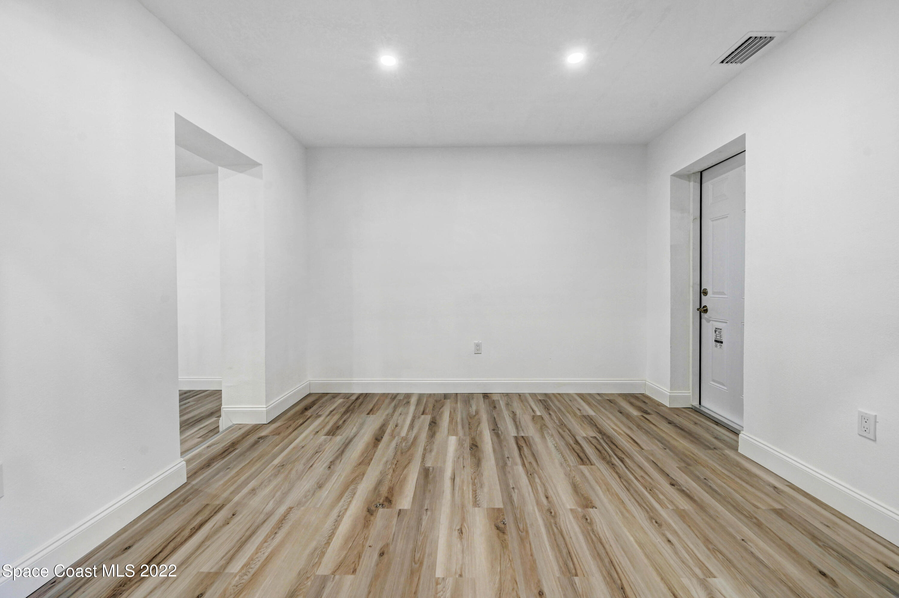 1512 Clear Lake Court