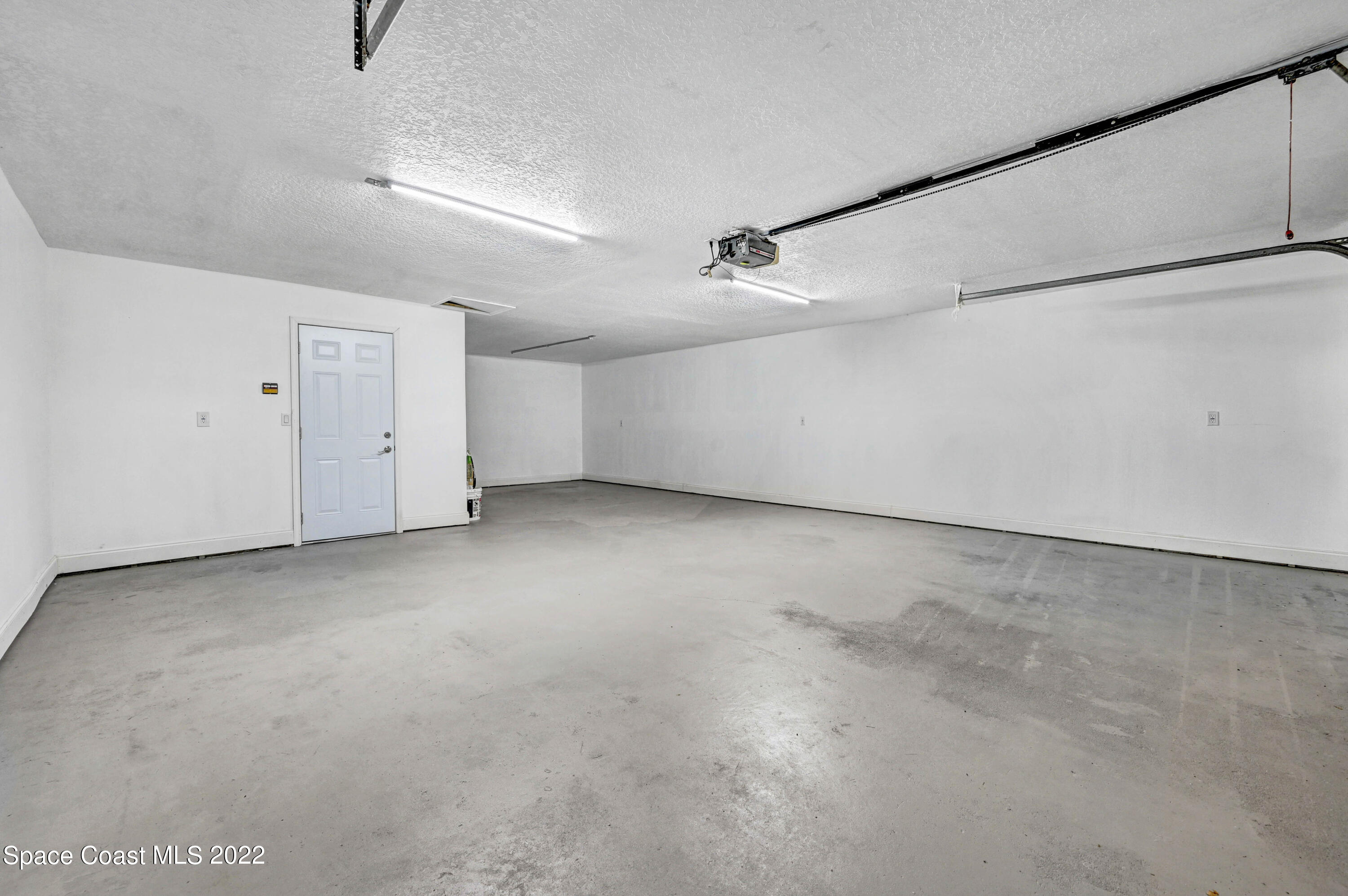 1512 Clear Lake Court