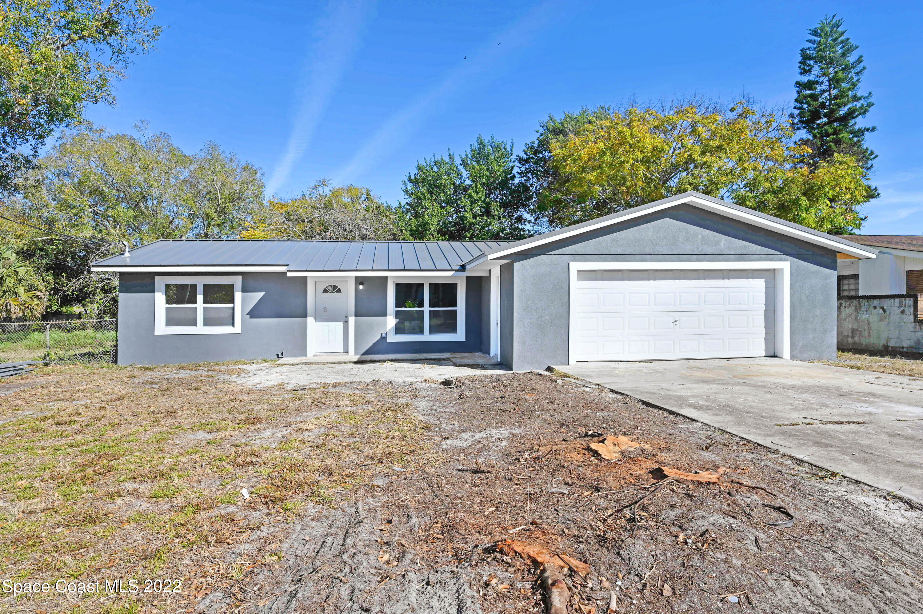 1512 Clear Lake Court