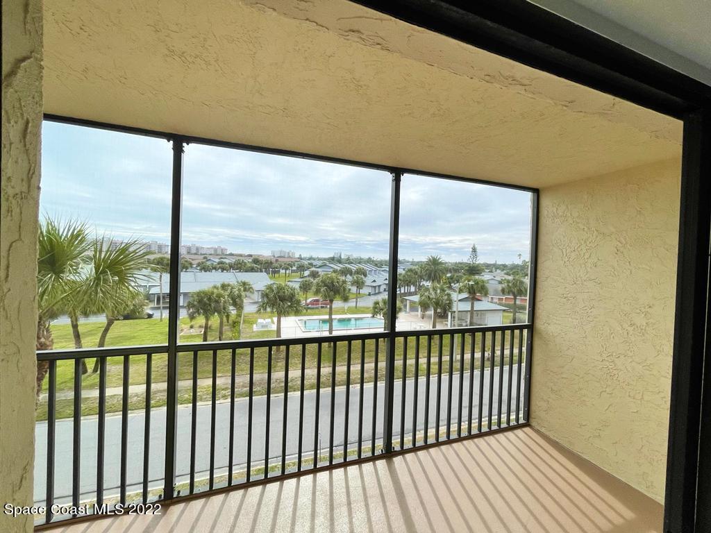 520 Palm Springs Boulevard, 407