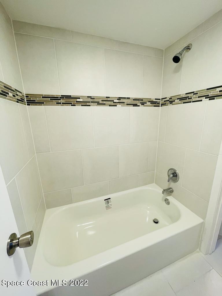 520 Palm Springs Boulevard, 407