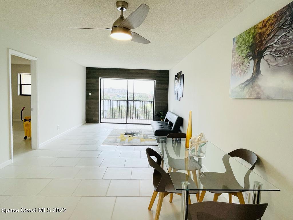 520 Palm Springs Boulevard, 407