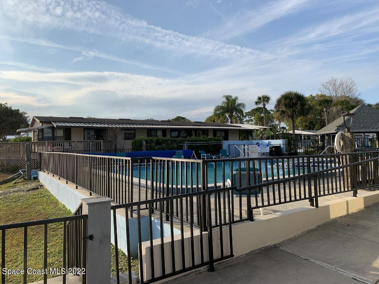212 Rosewood Drive