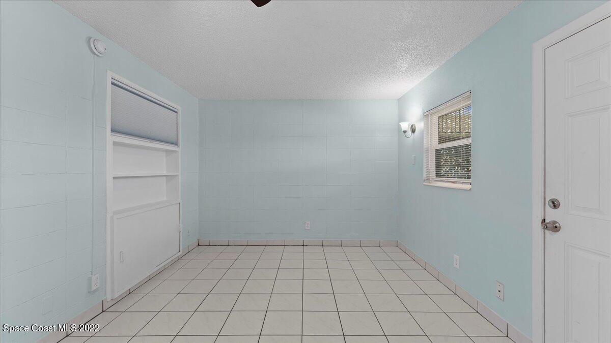 404 Tyler Avenue, 12