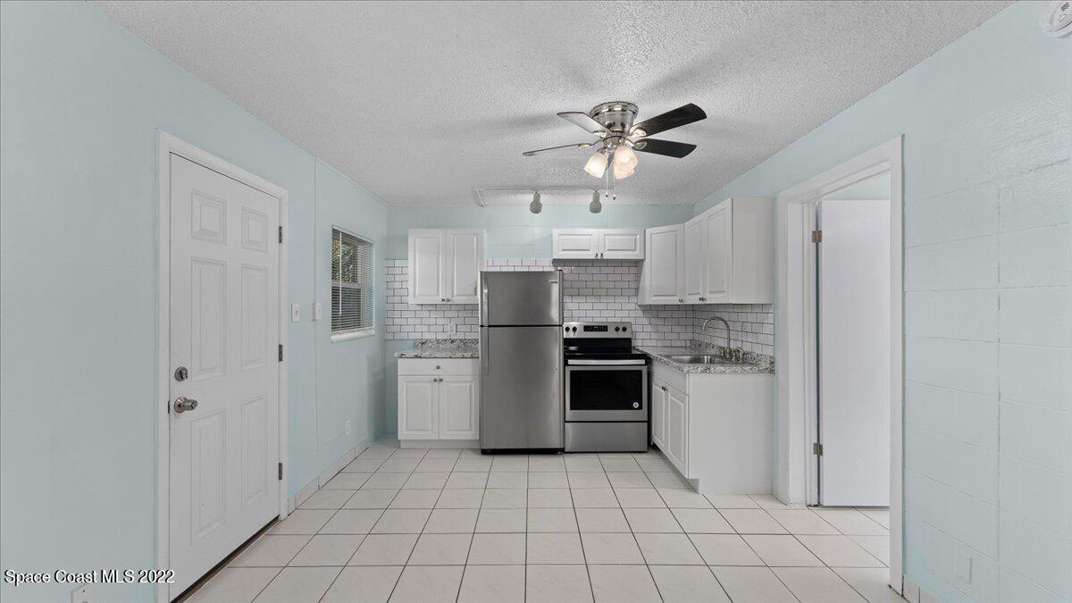 404 Tyler Avenue, 12