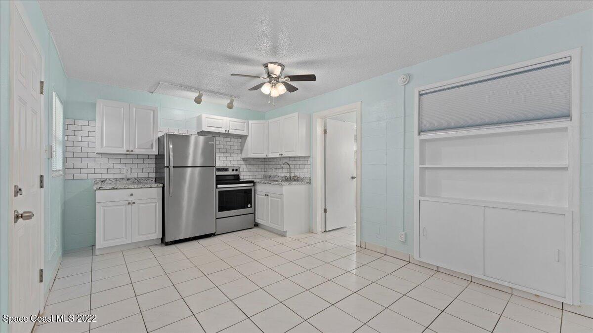 404 Tyler Avenue, 12