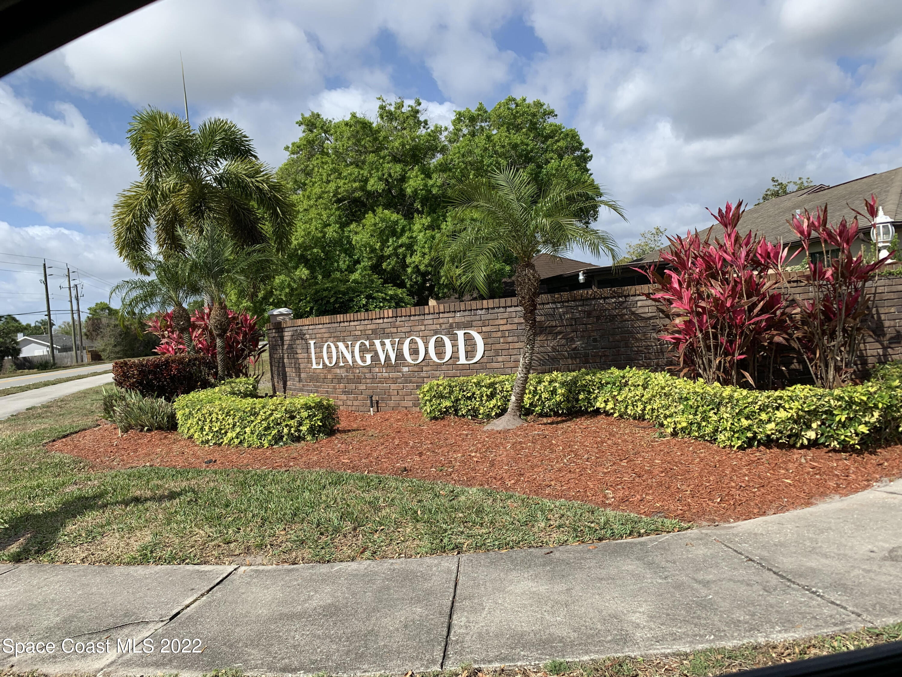 2594 Longwood Boulevard