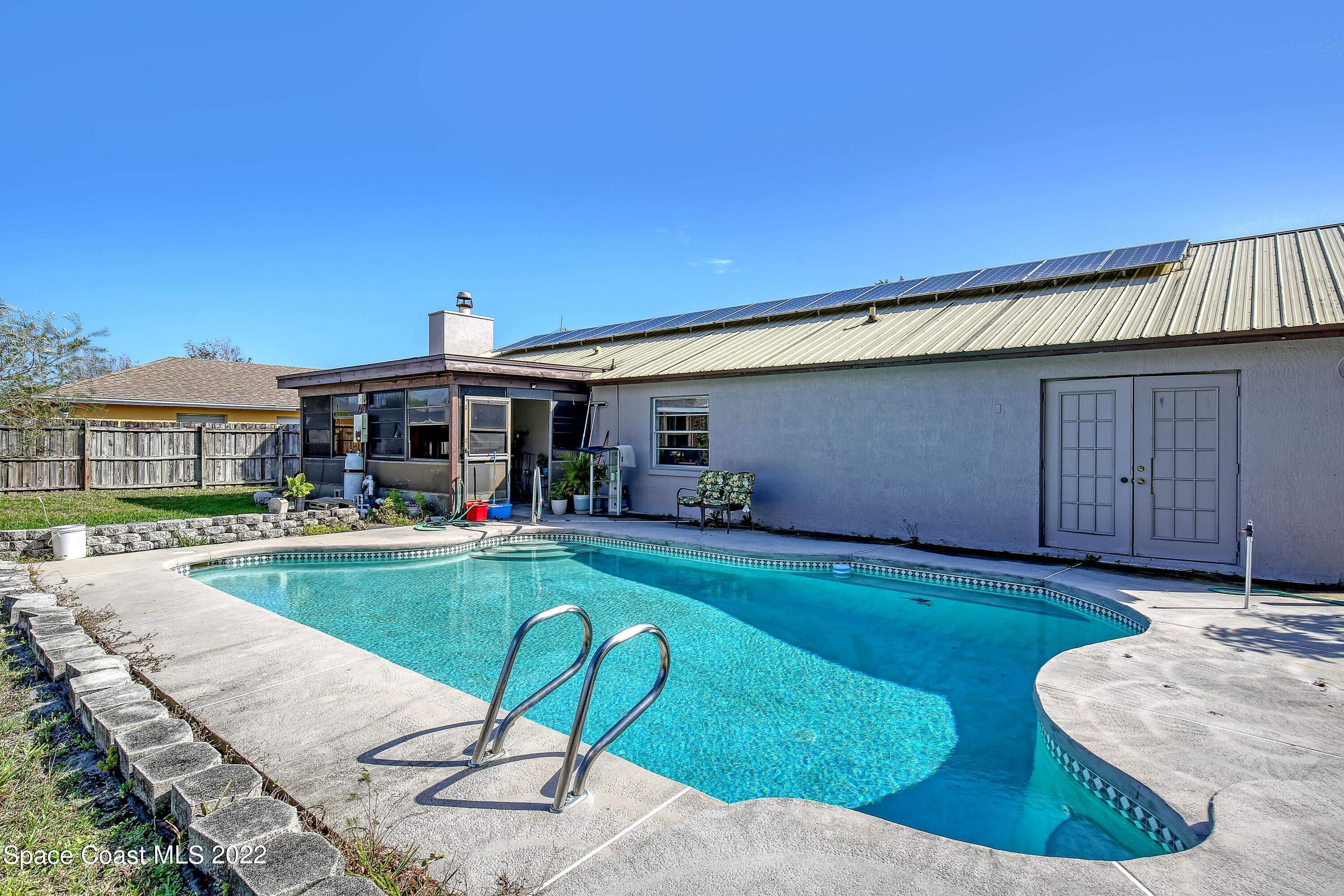 2594 Longwood Boulevard