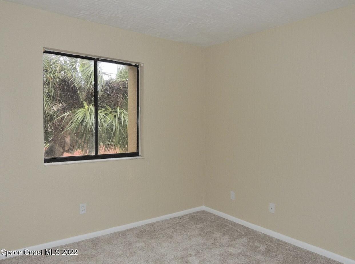 2190 Forest Knoll Drive NE, 201