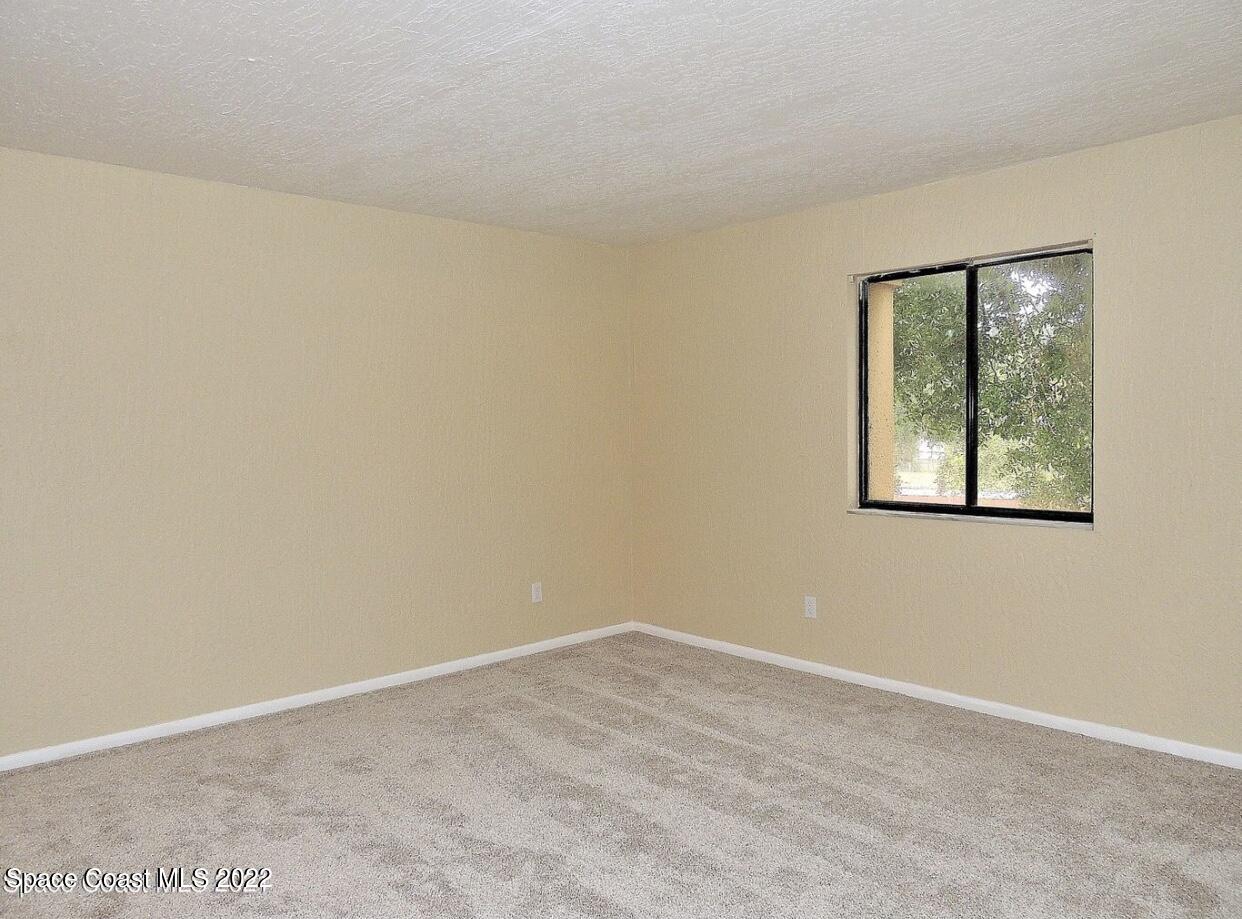 2190 Forest Knoll Drive NE, 201