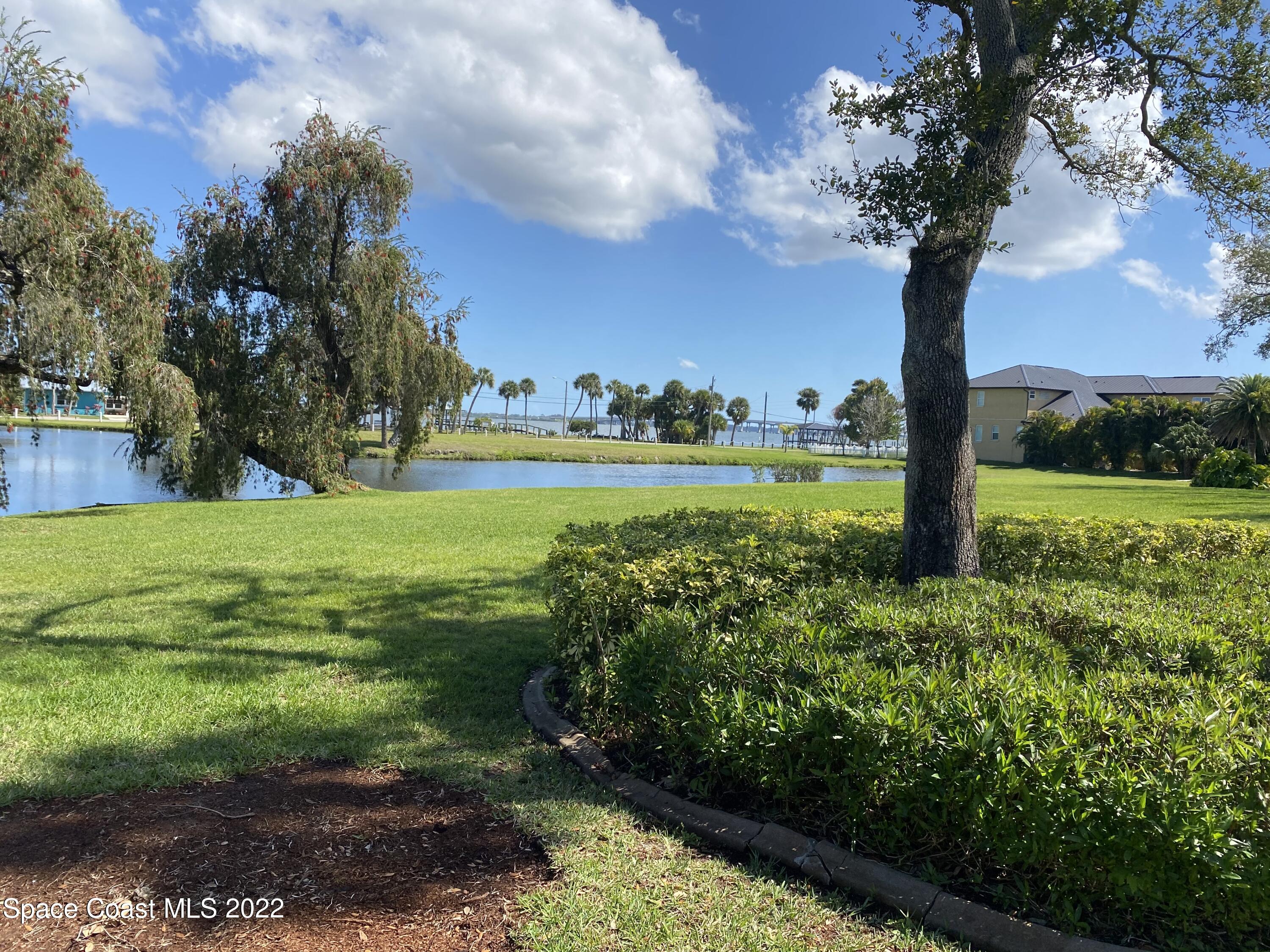 109 S Twin Lakes Road