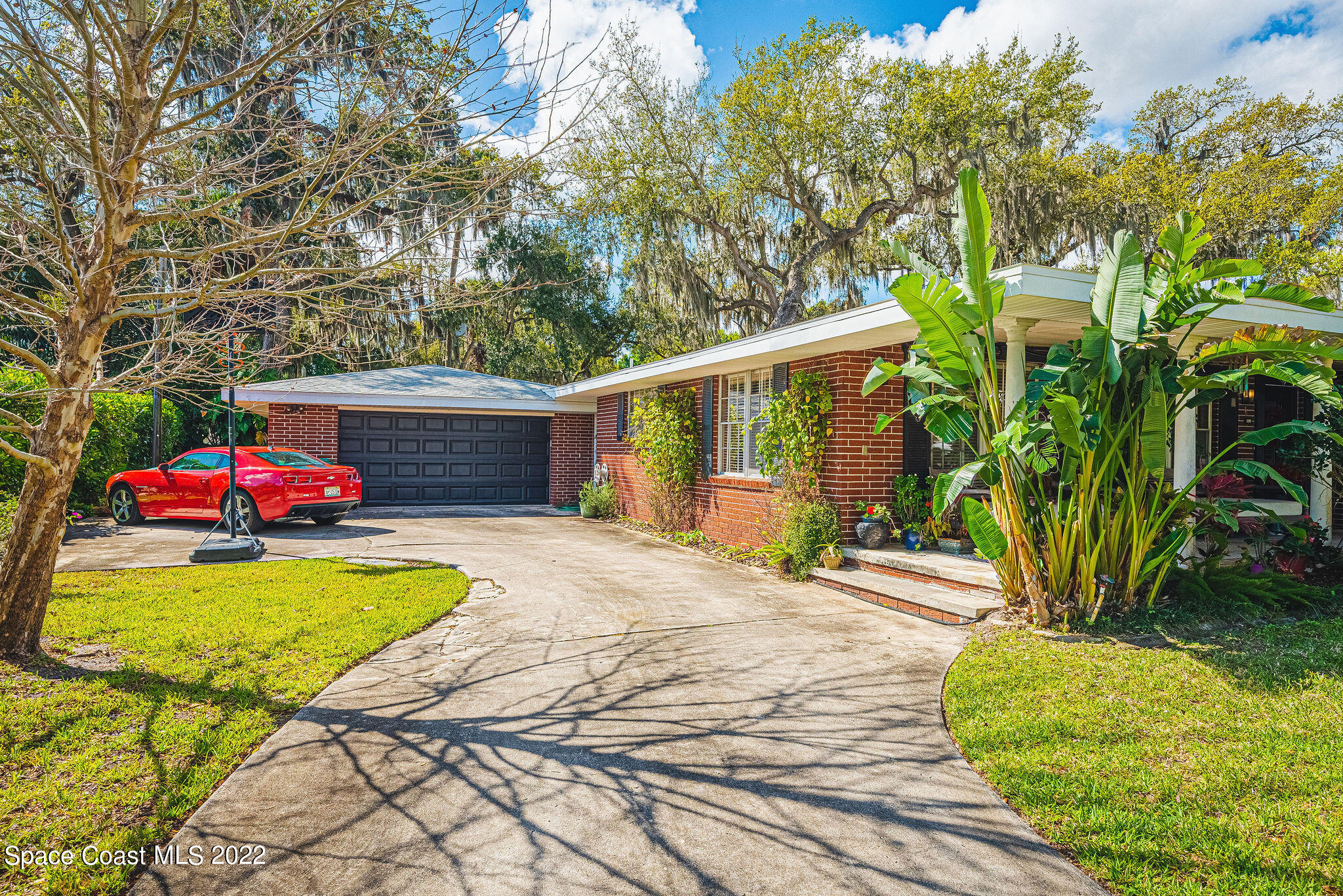 109 S Twin Lakes Road