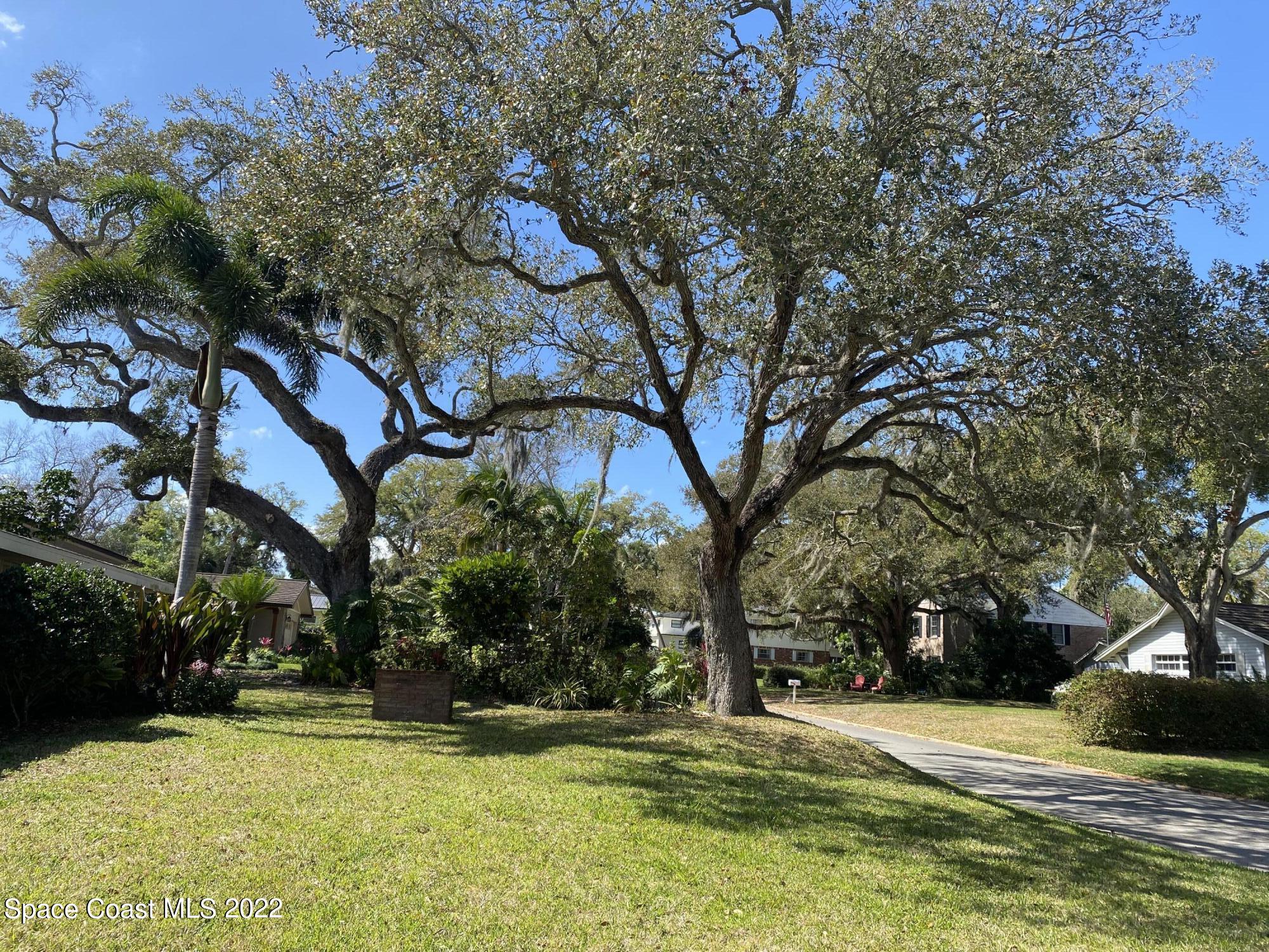 109 S Twin Lakes Road