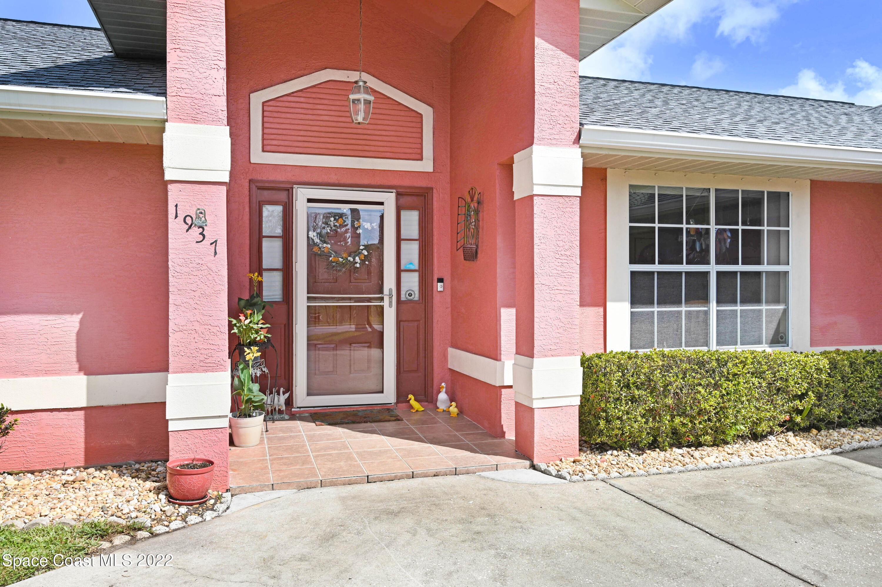 1937 Glen Meadows Circle