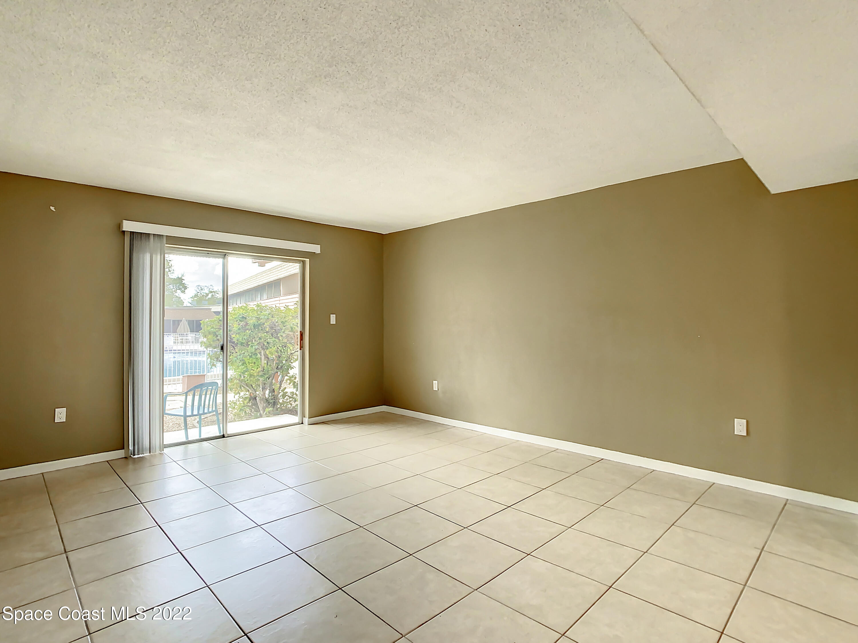 2487 Country Club Drive, 103
