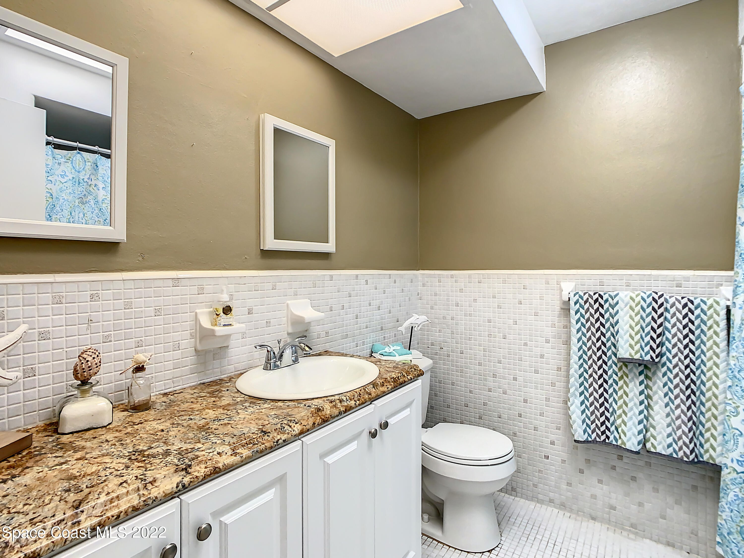 2487 Country Club Drive, 103