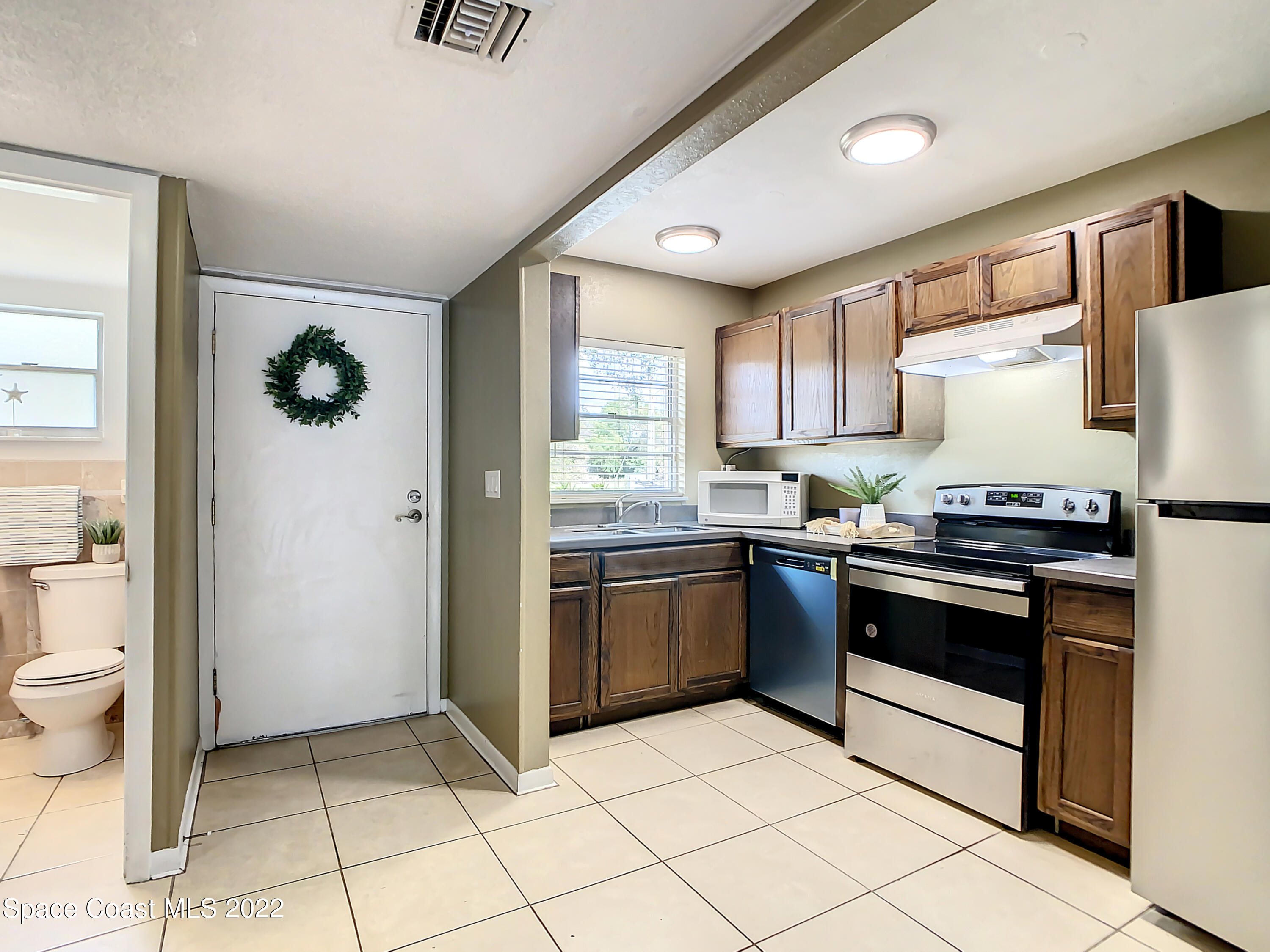2487 Country Club Drive, 103