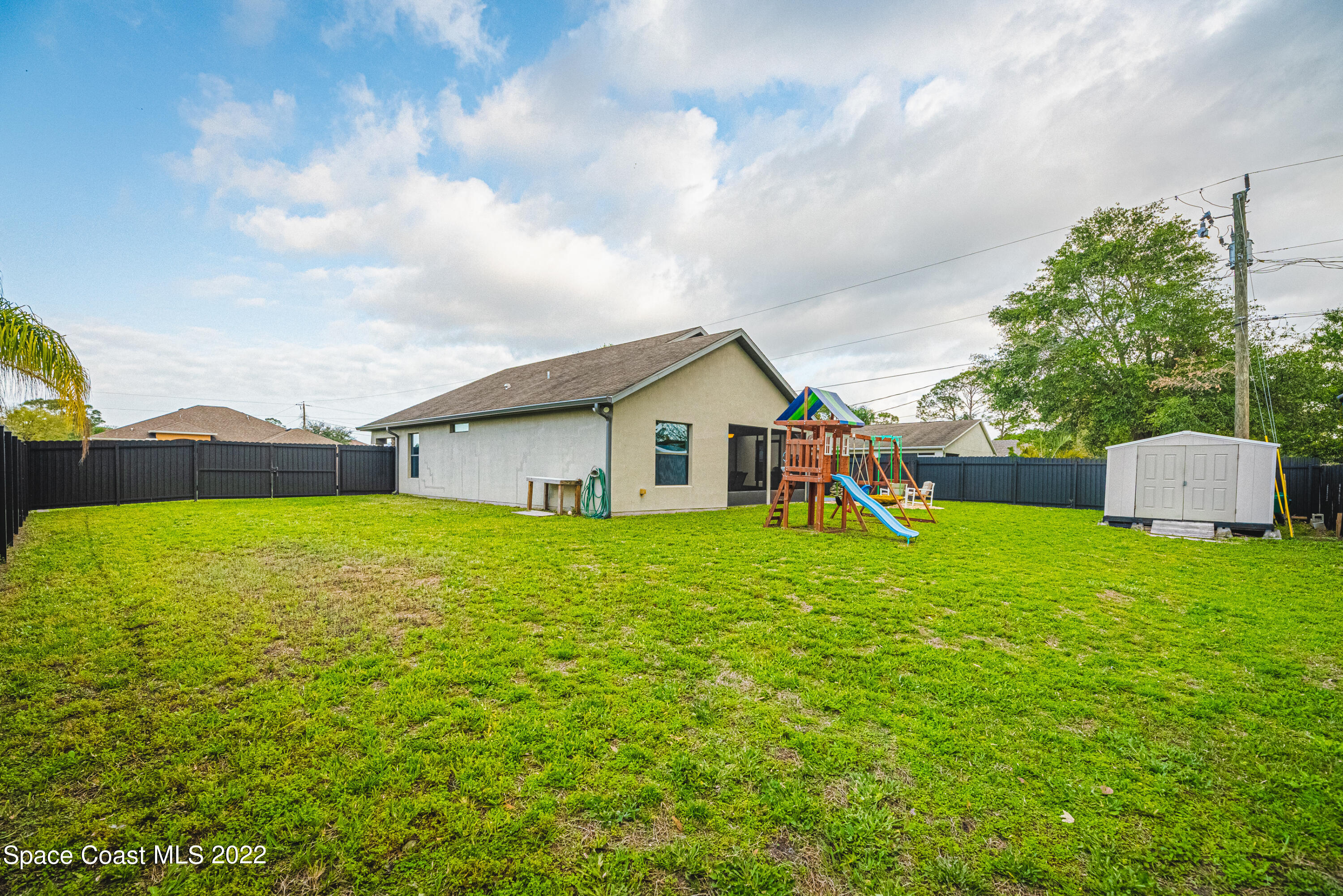 401 Borraclough Avenue NW