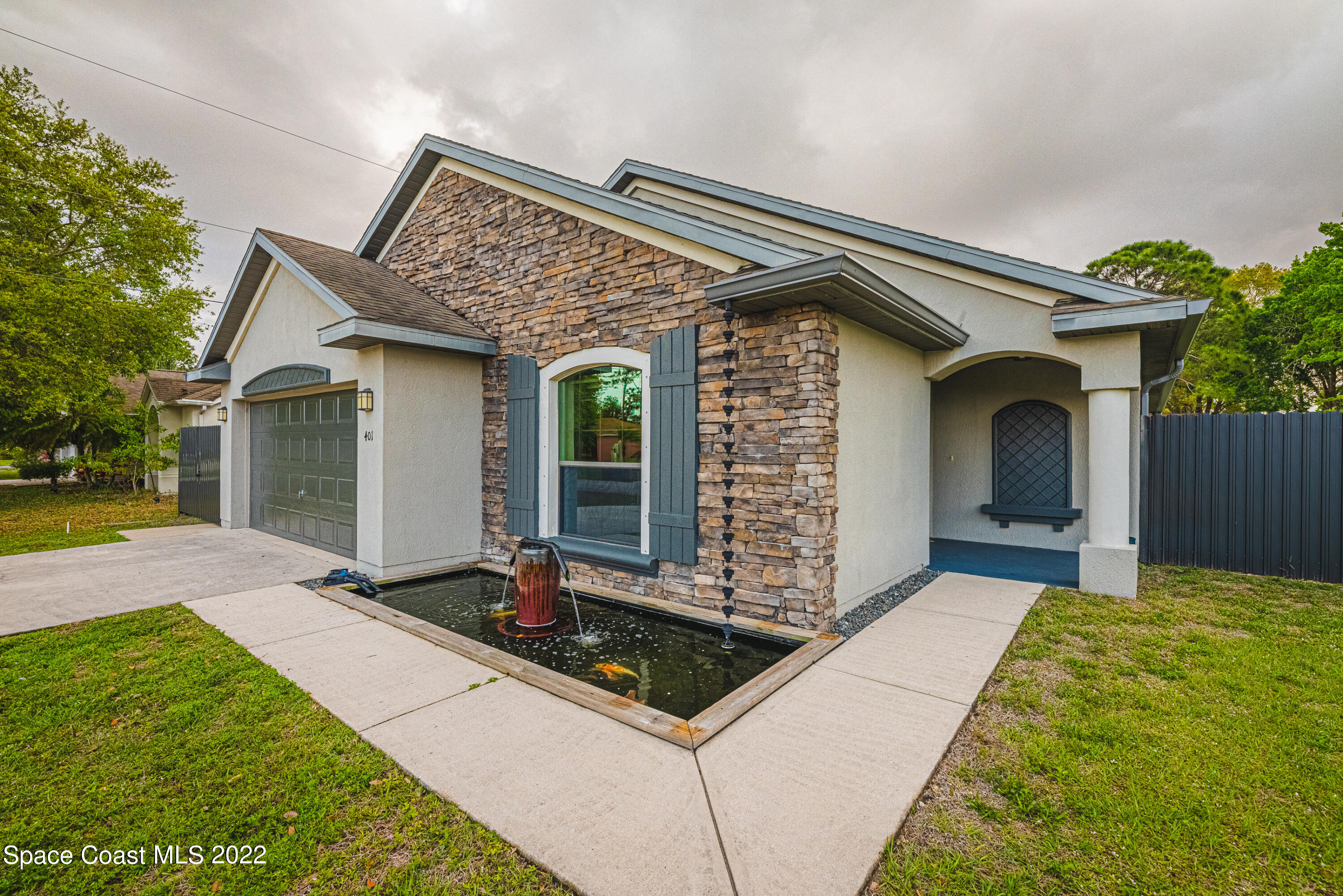 401 Borraclough Avenue NW