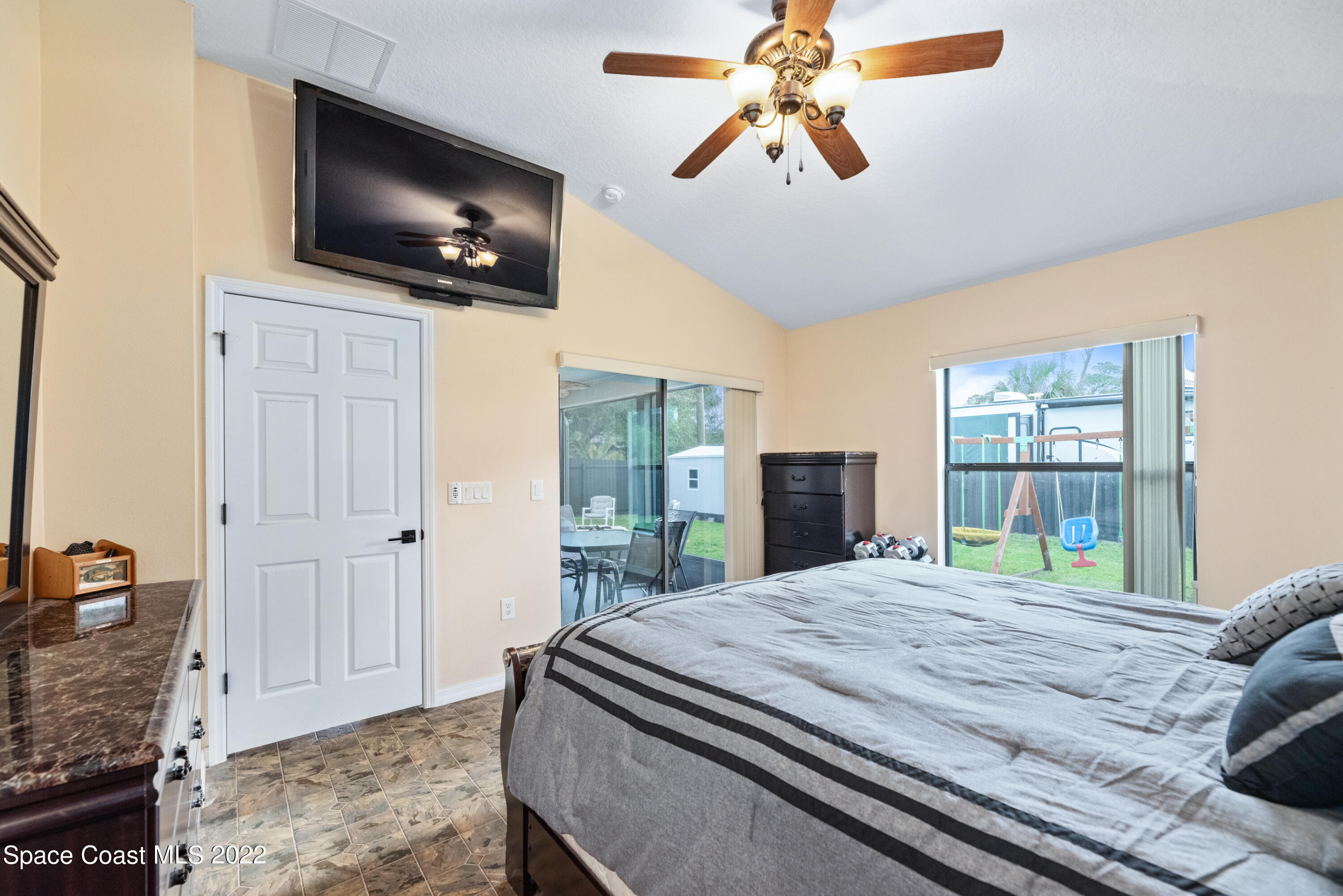 401 Borraclough Avenue NW