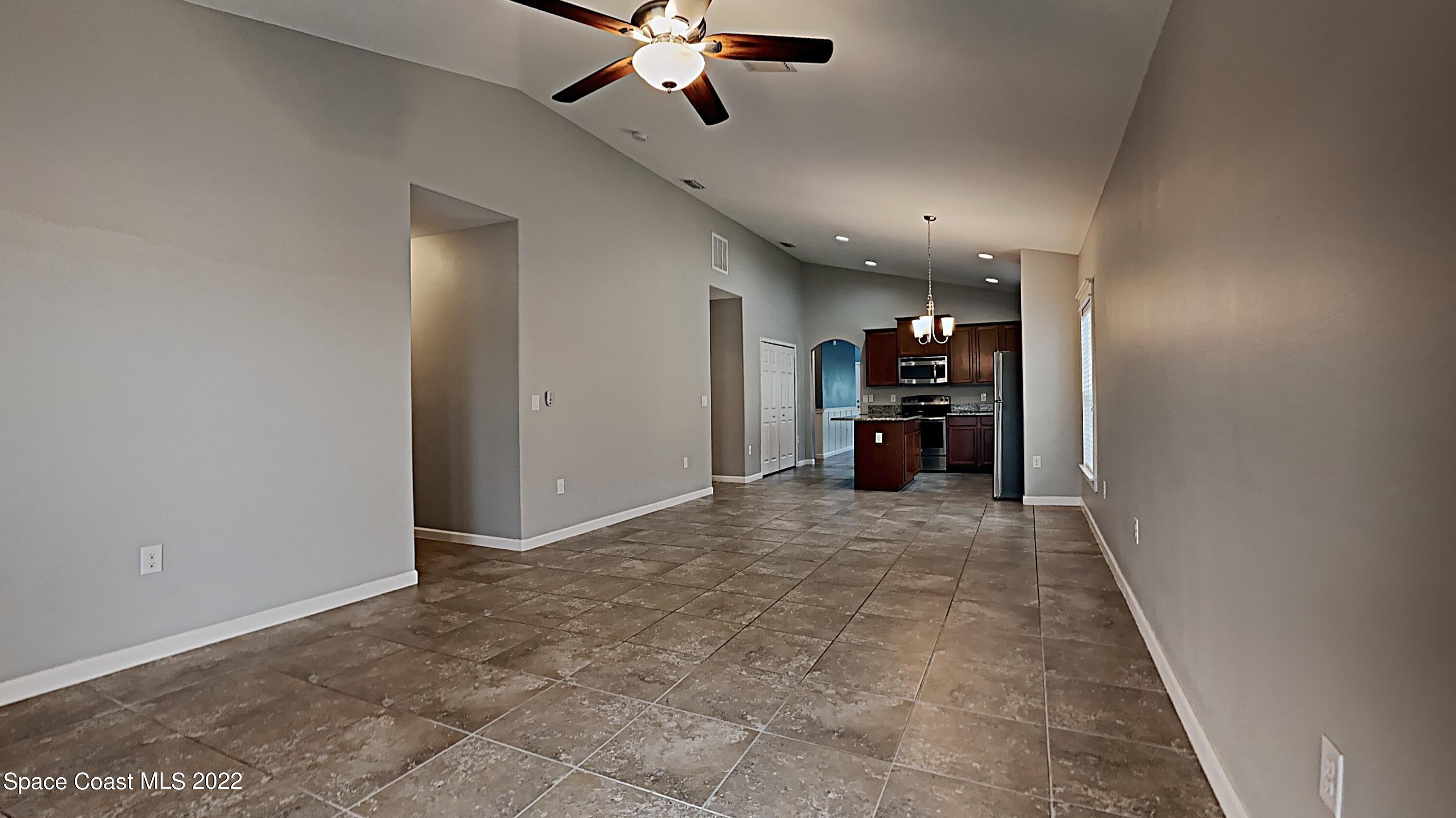 2416 Snapdragon Drive NW