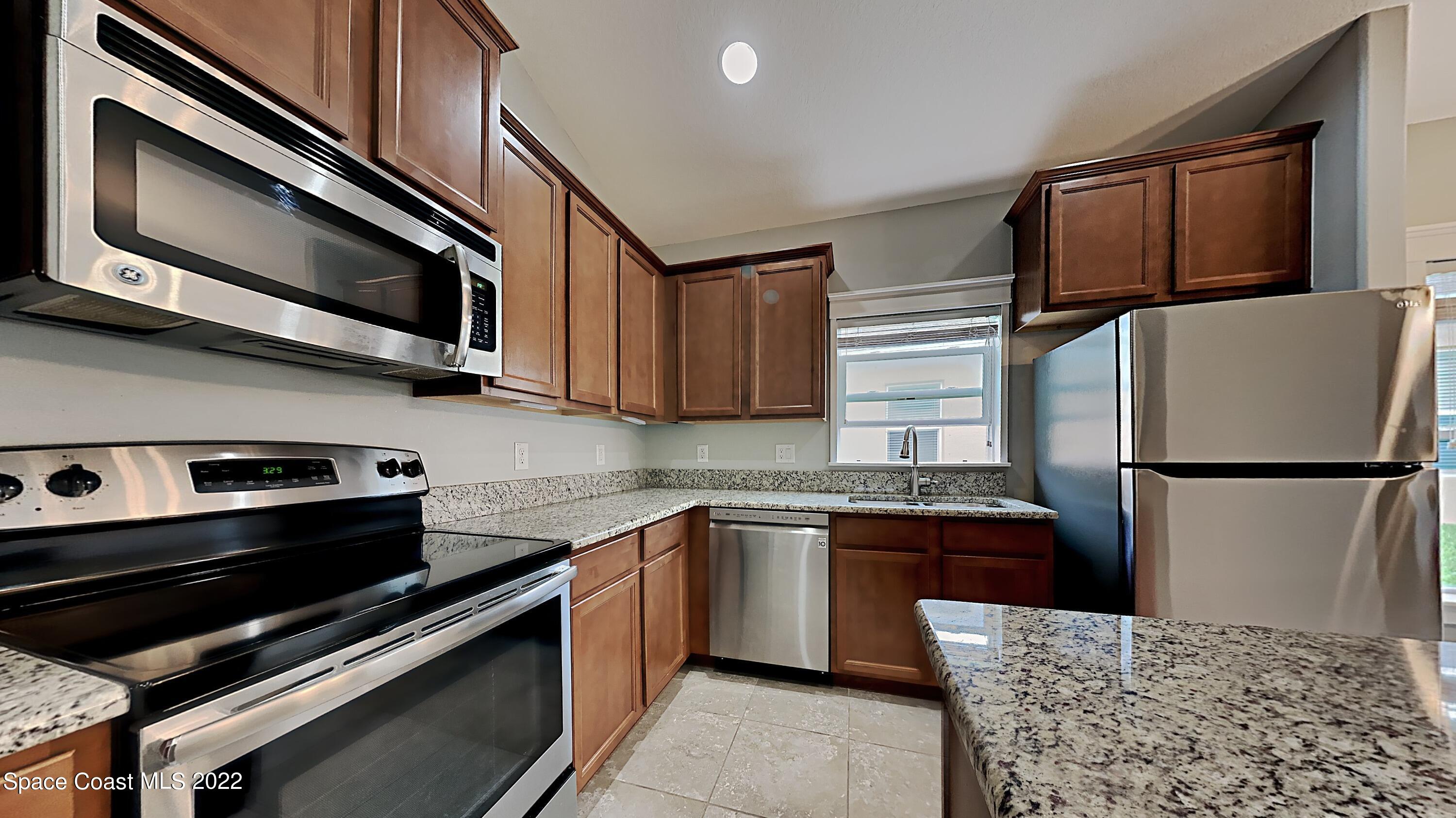 2416 Snapdragon Drive NW