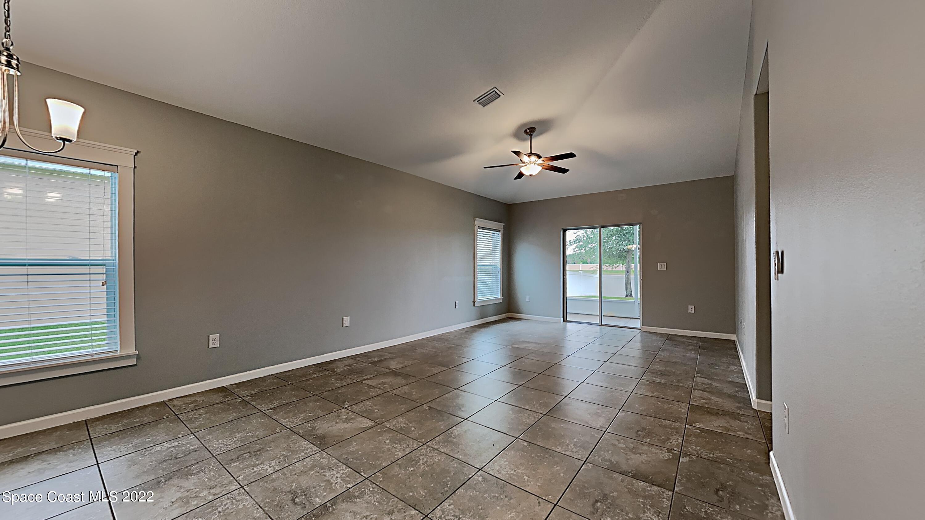 2416 Snapdragon Drive NW