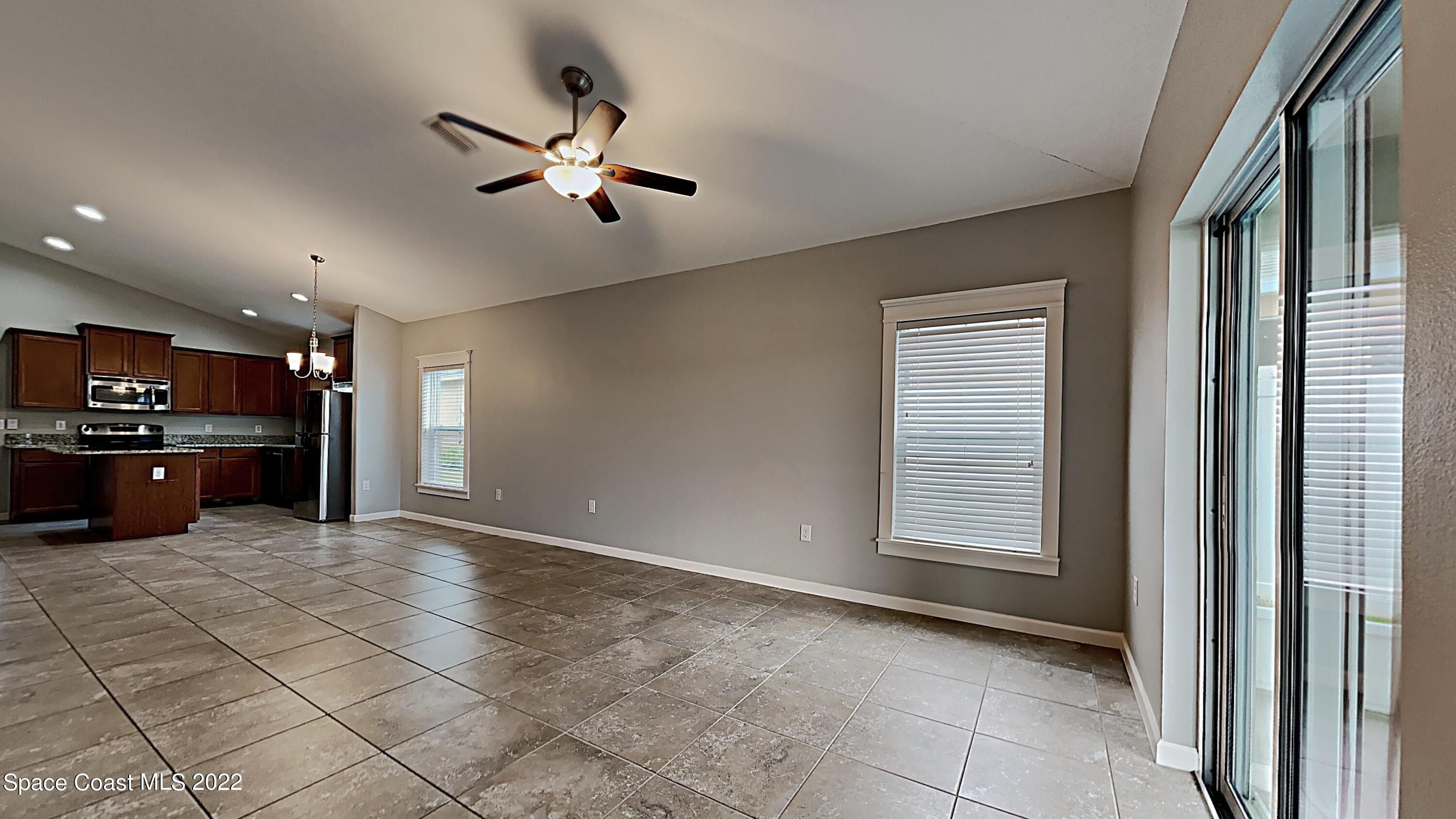 2416 Snapdragon Drive NW