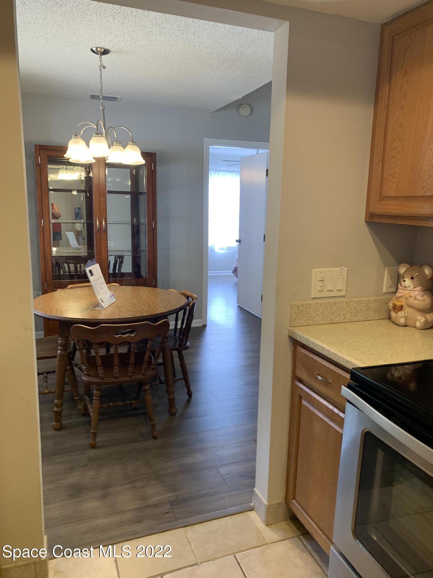 293 Cinnamon Lake Circle