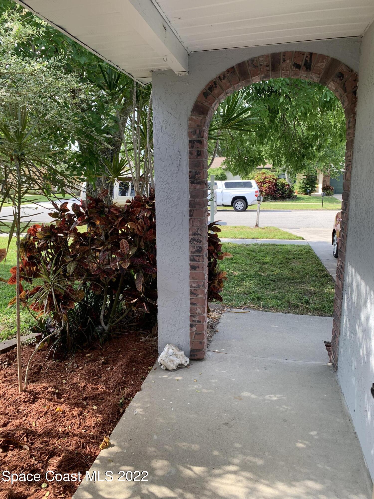 293 Cinnamon Lake Circle