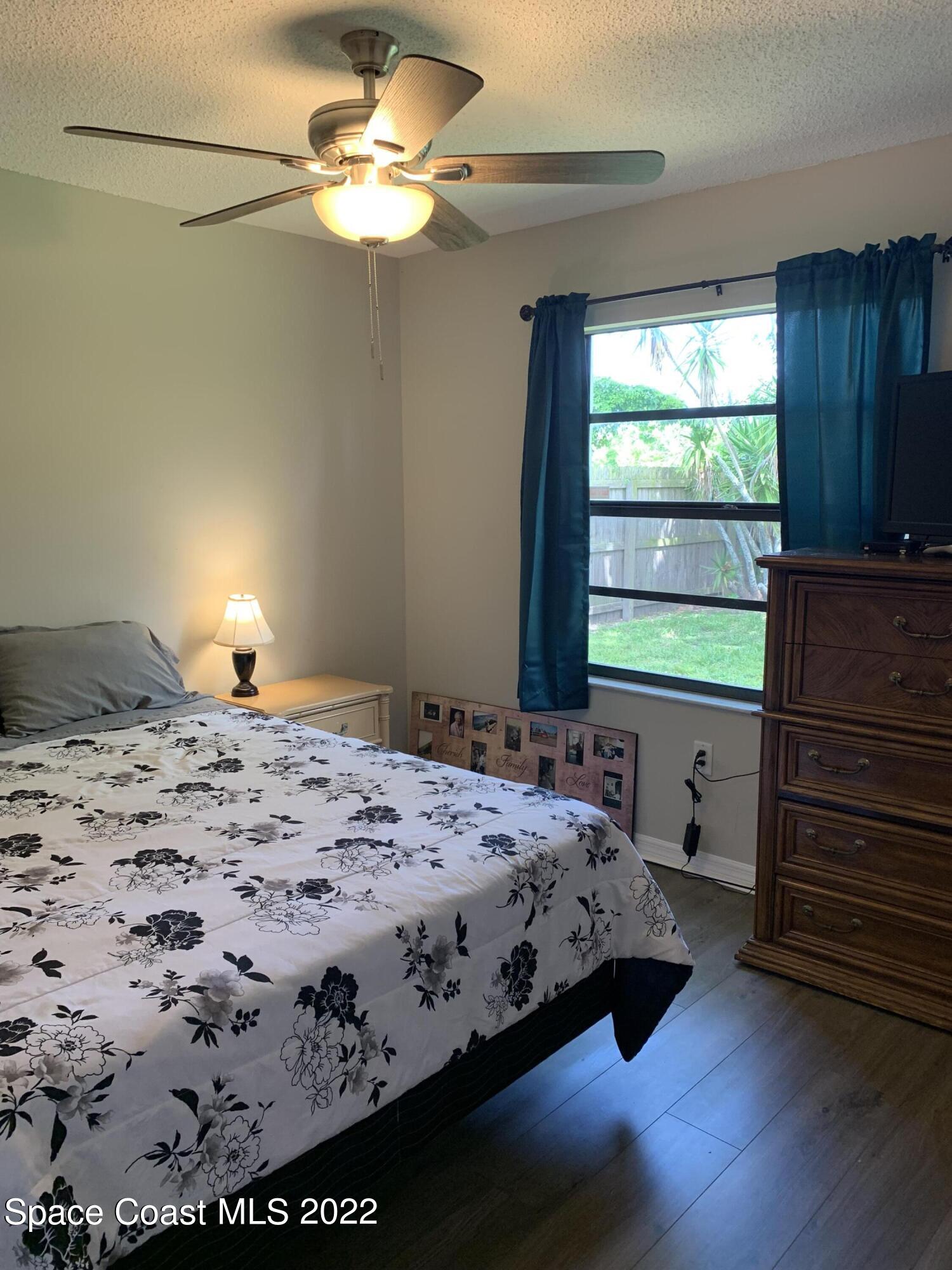293 Cinnamon Lake Circle