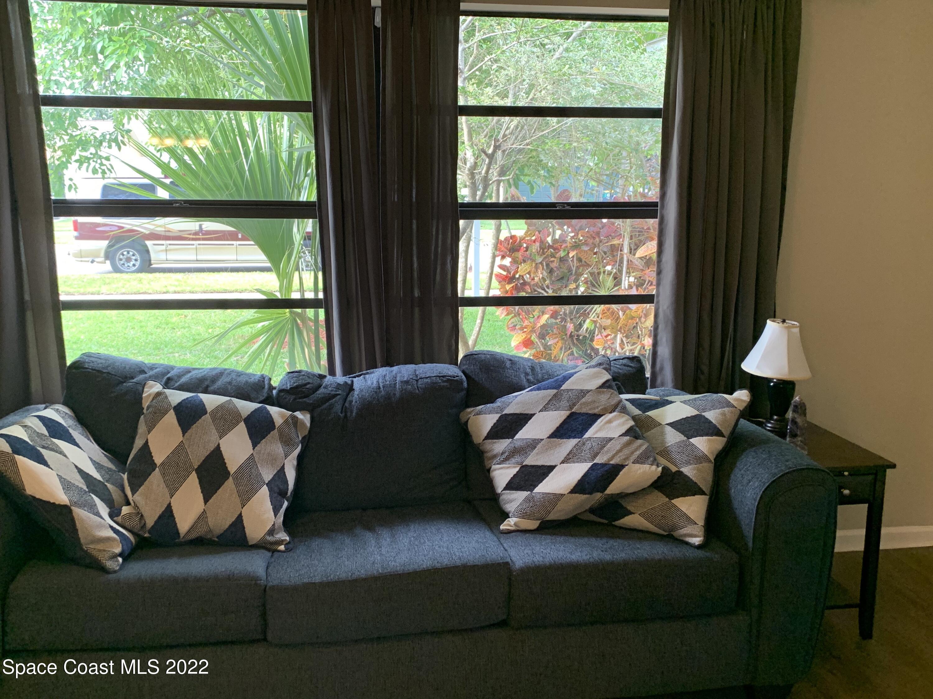 293 Cinnamon Lake Circle