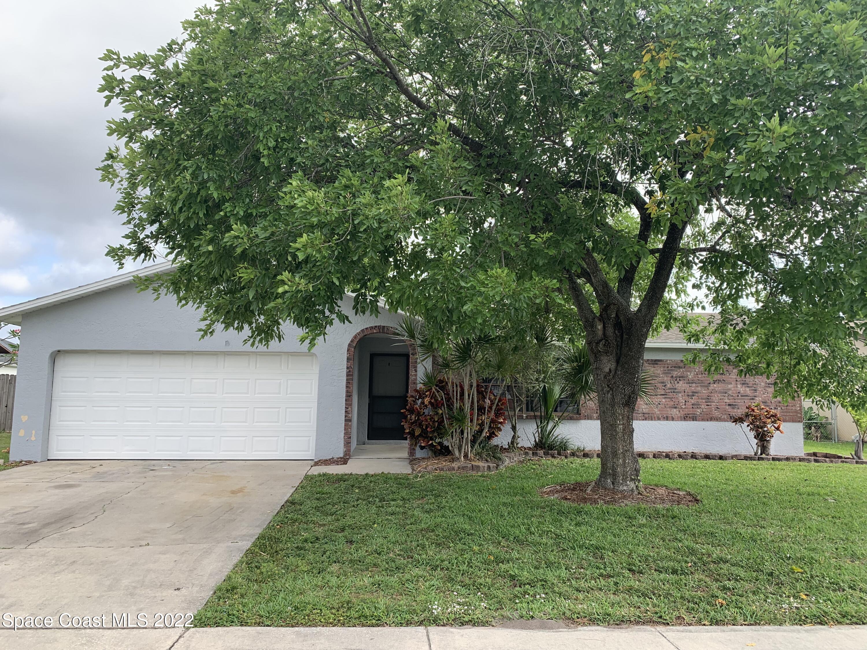 293 Cinnamon Lake Circle