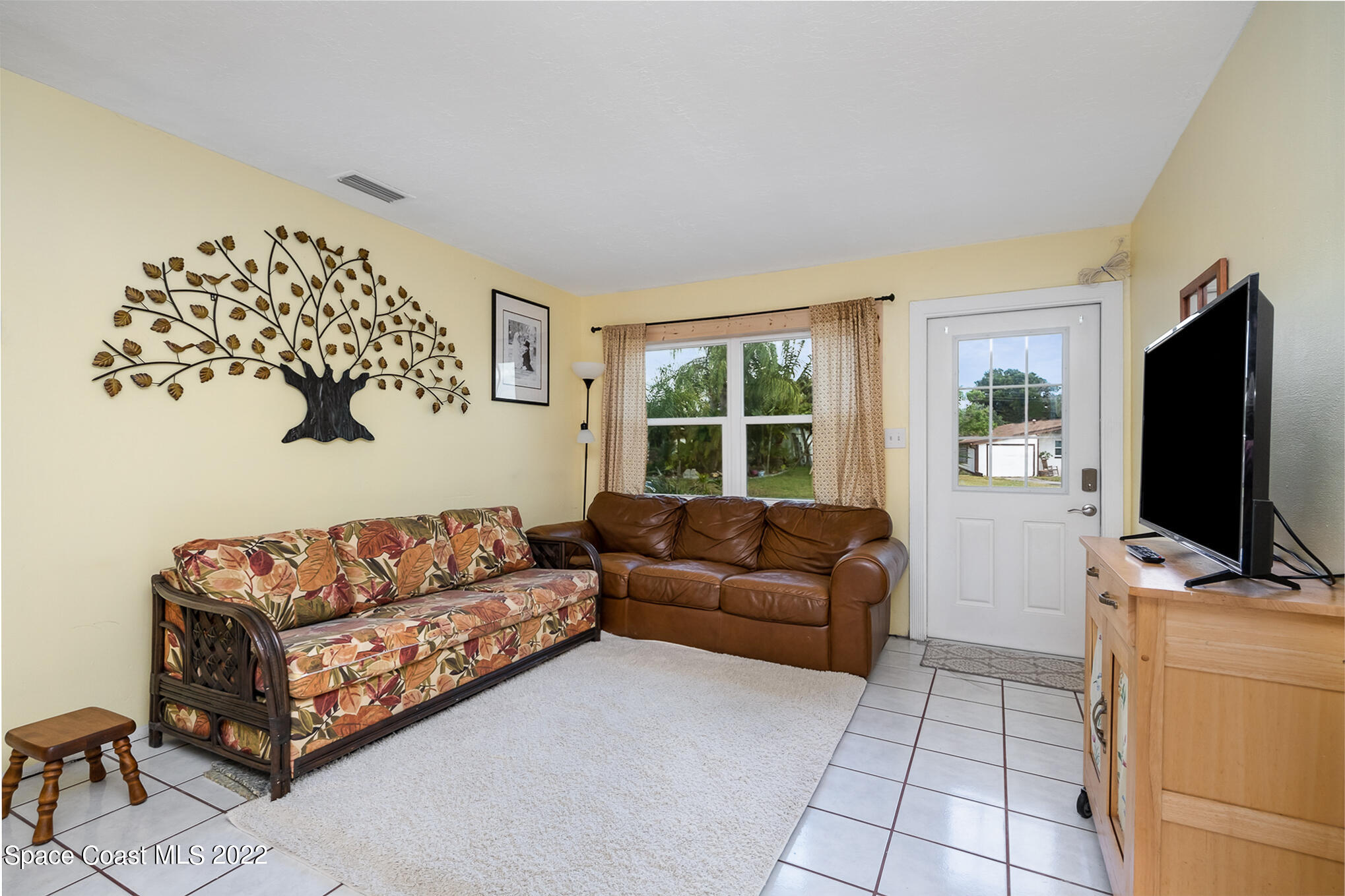 2275 Canterbury Lane