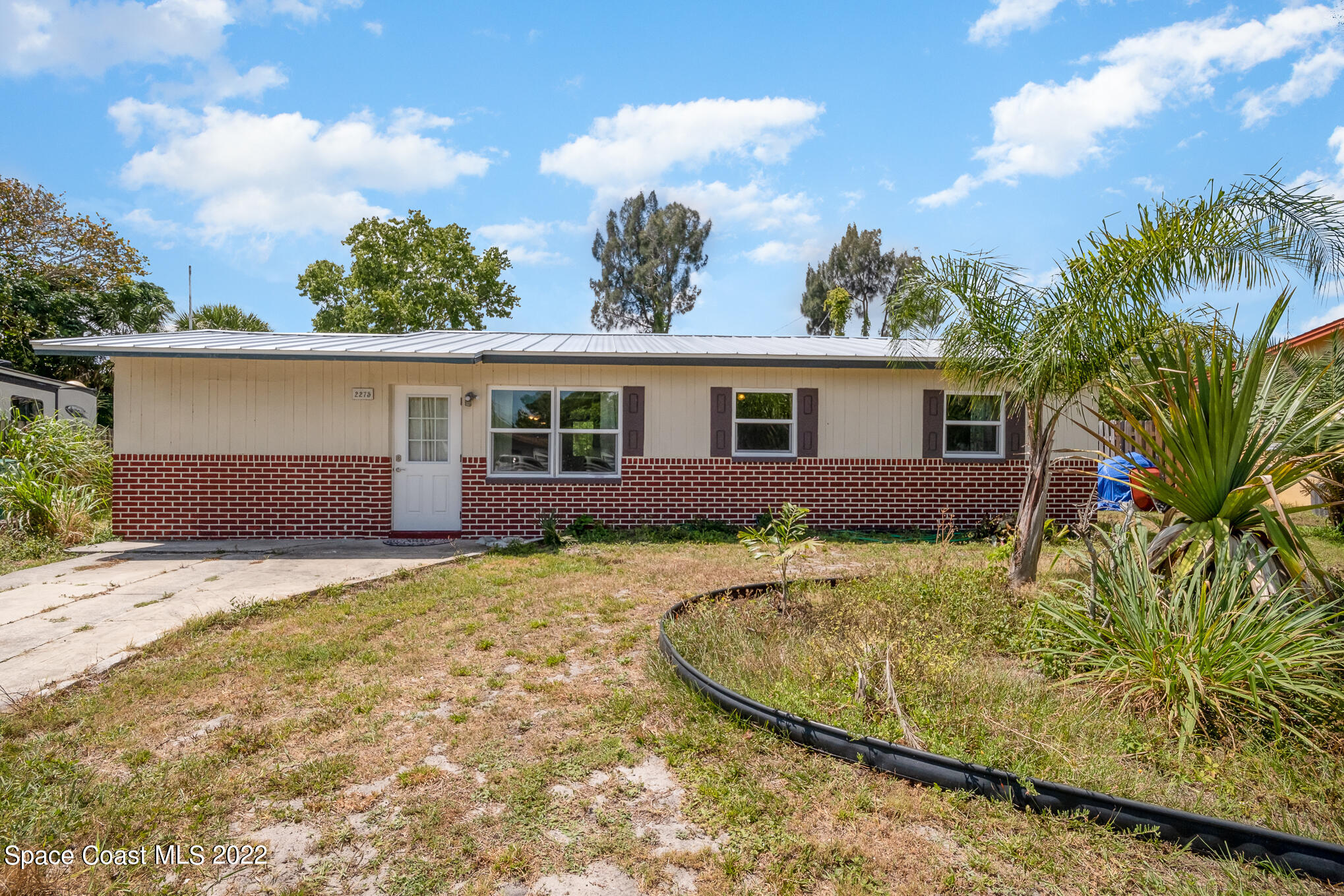 2275 Canterbury Lane