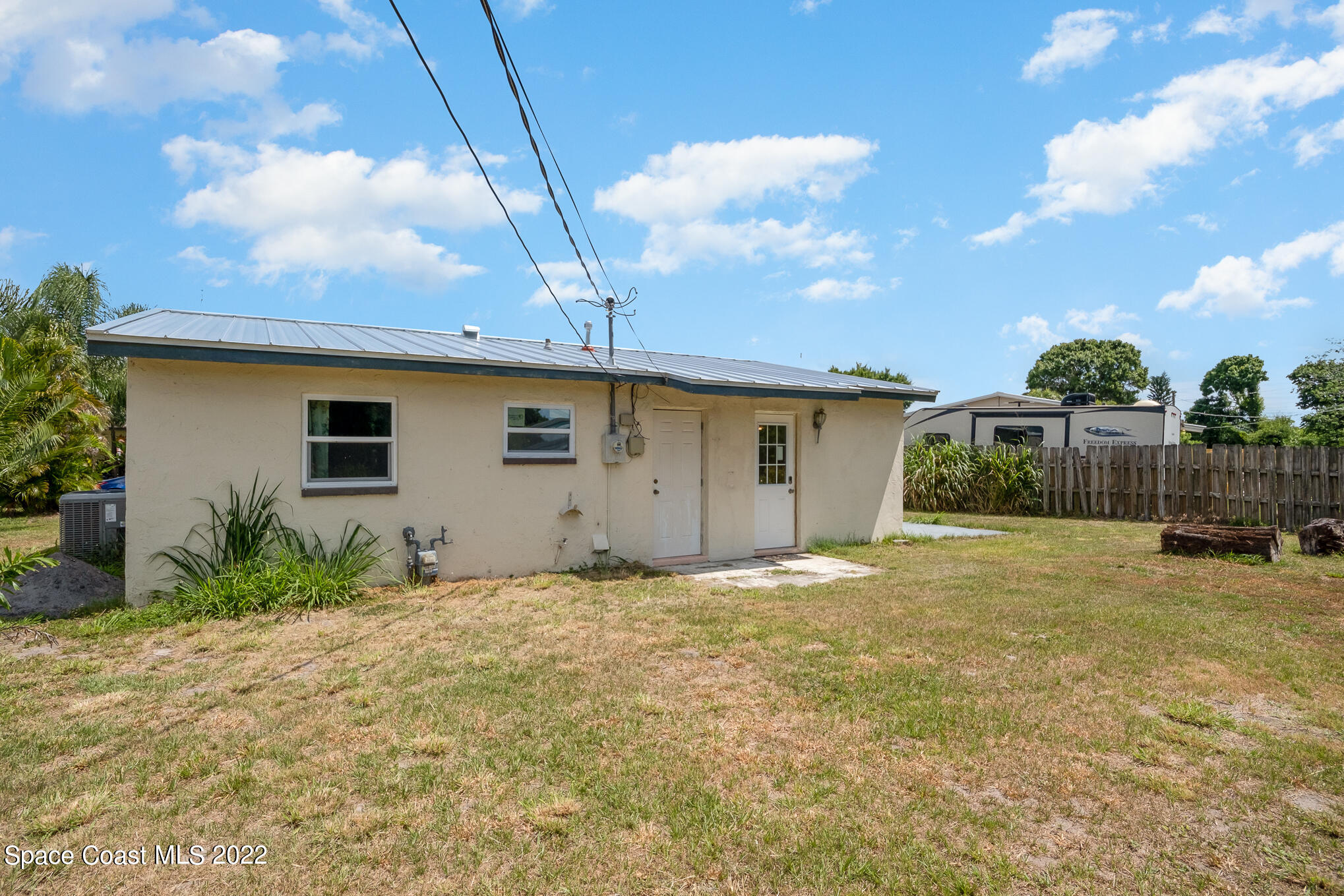 2275 Canterbury Lane