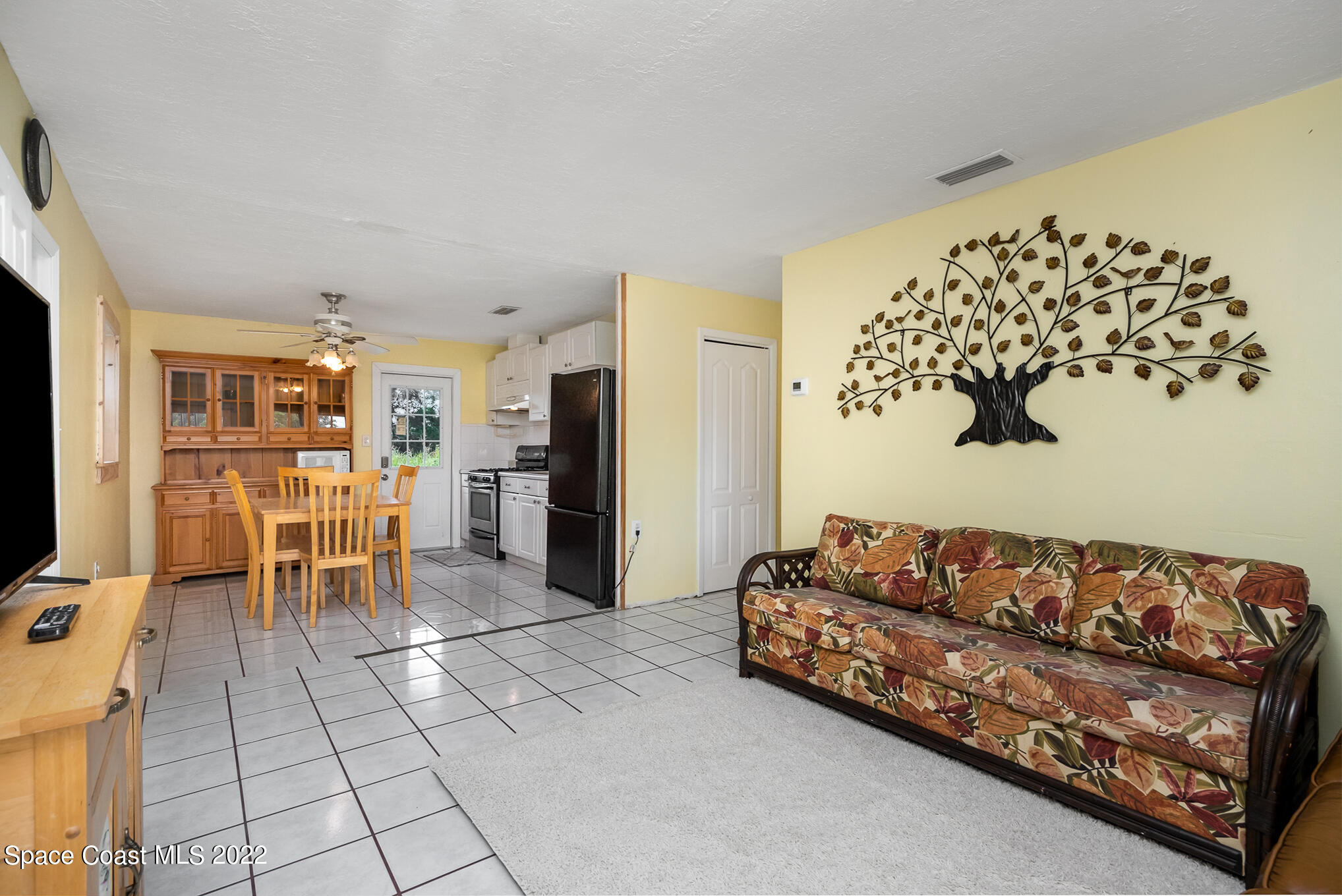 2275 Canterbury Lane