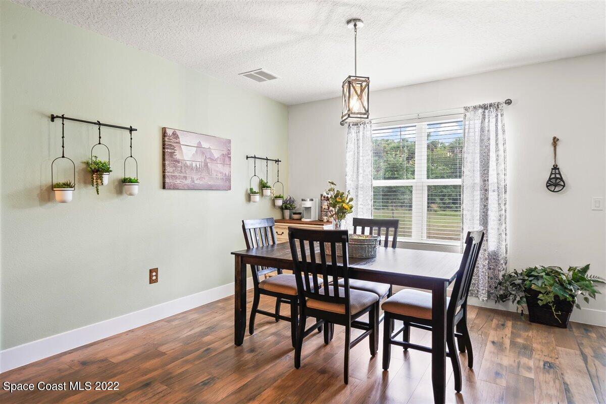 285 Moray Drive SW