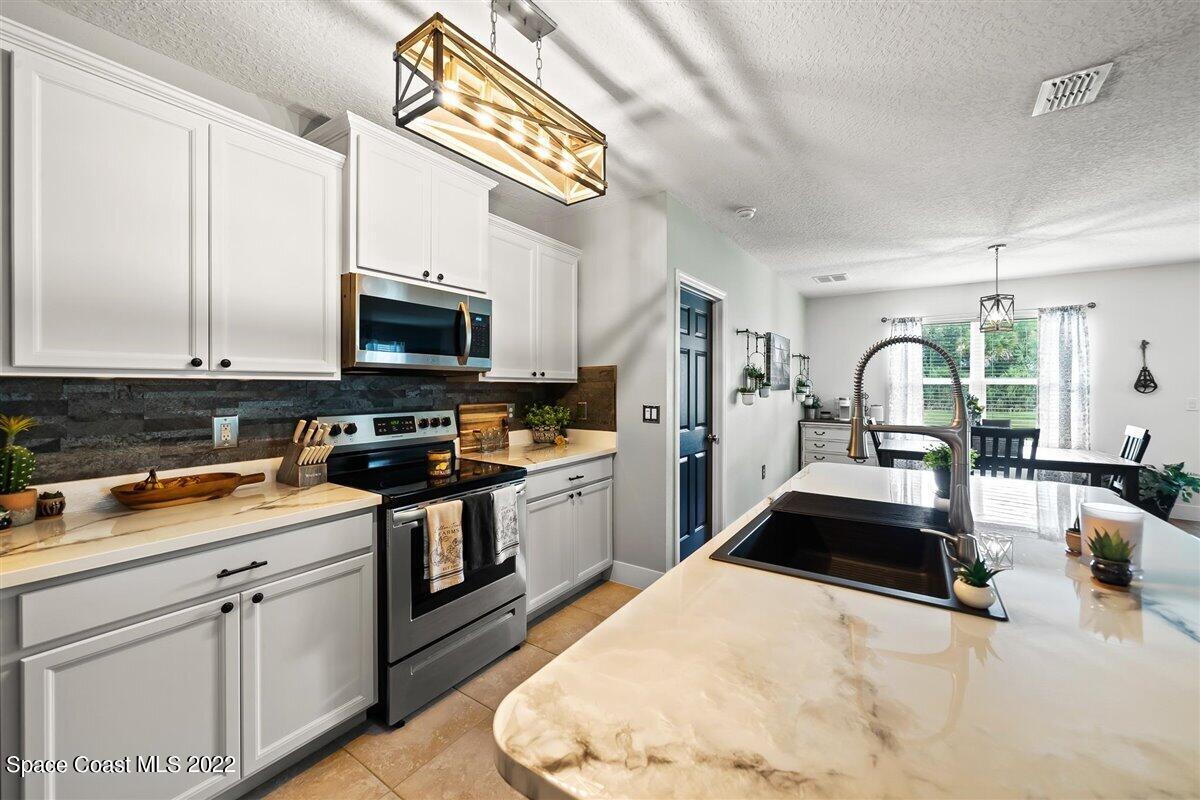 285 Moray Drive SW