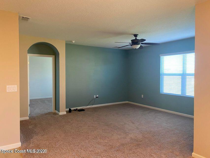 372 Moray Drive SW