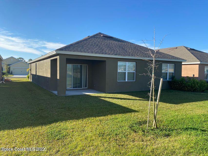 372 Moray Drive SW