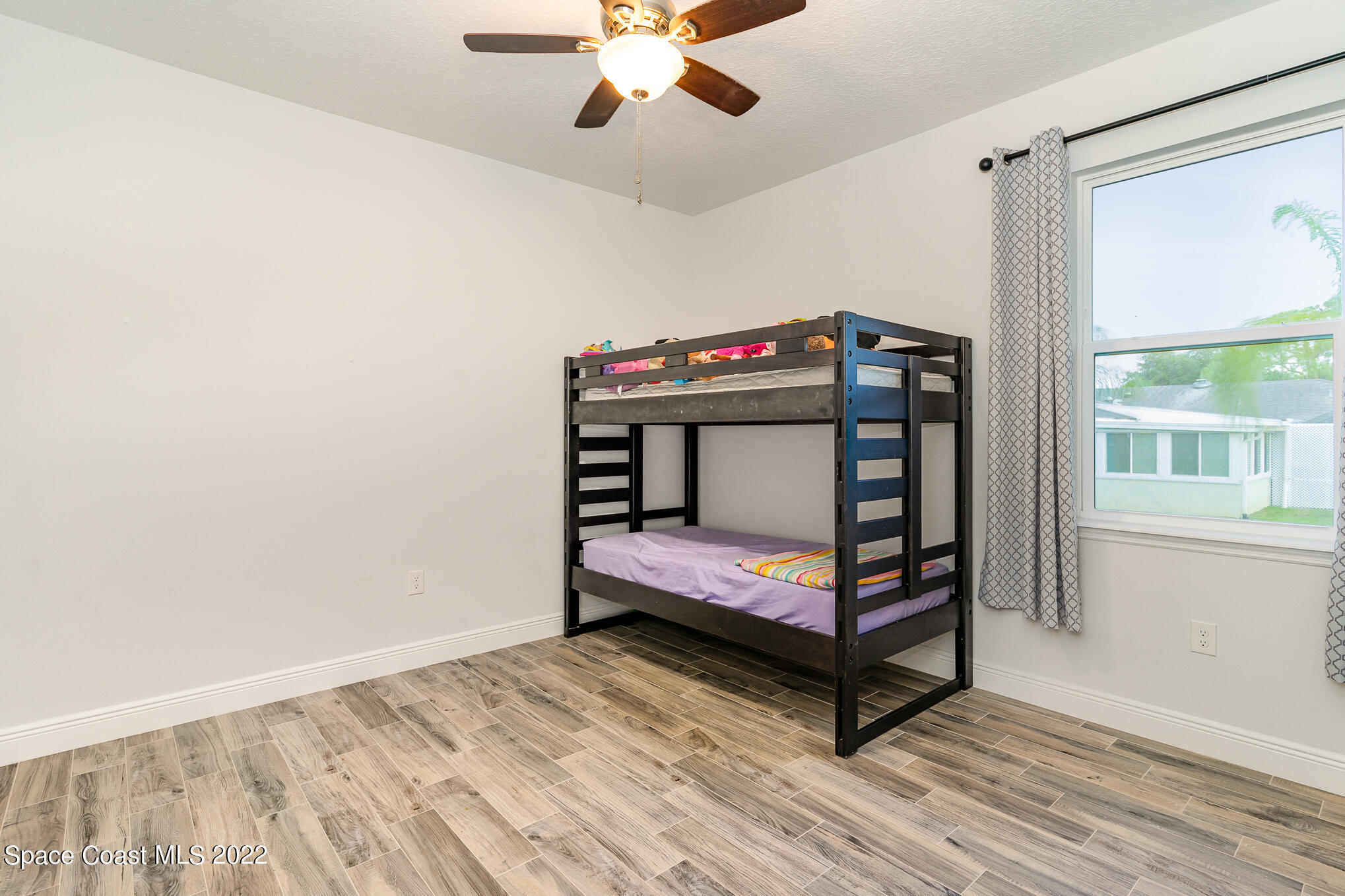 735 Haftez Street NE