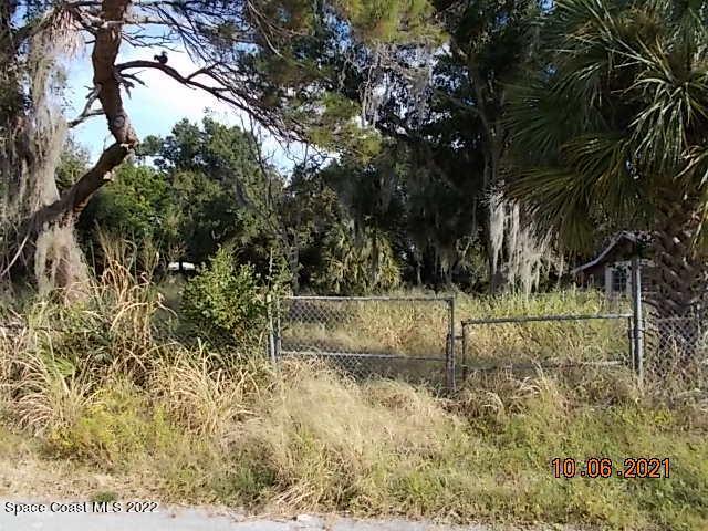 1522 Clear Lake Court