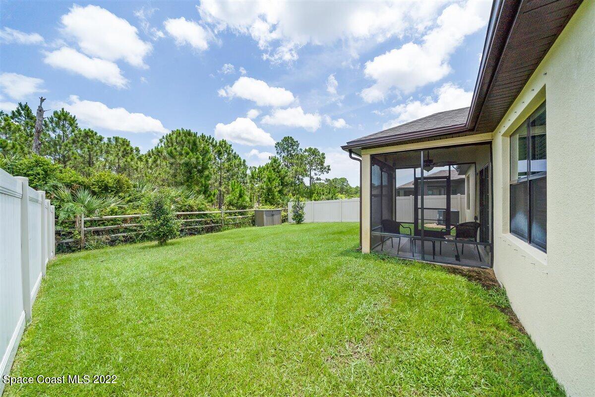 682 Old Country Road SE