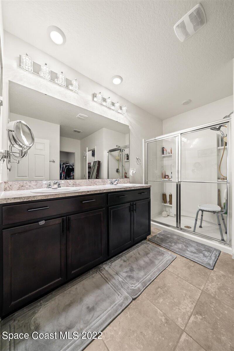 682 Old Country Road SE