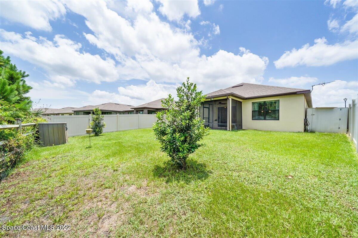 682 Old Country Road SE