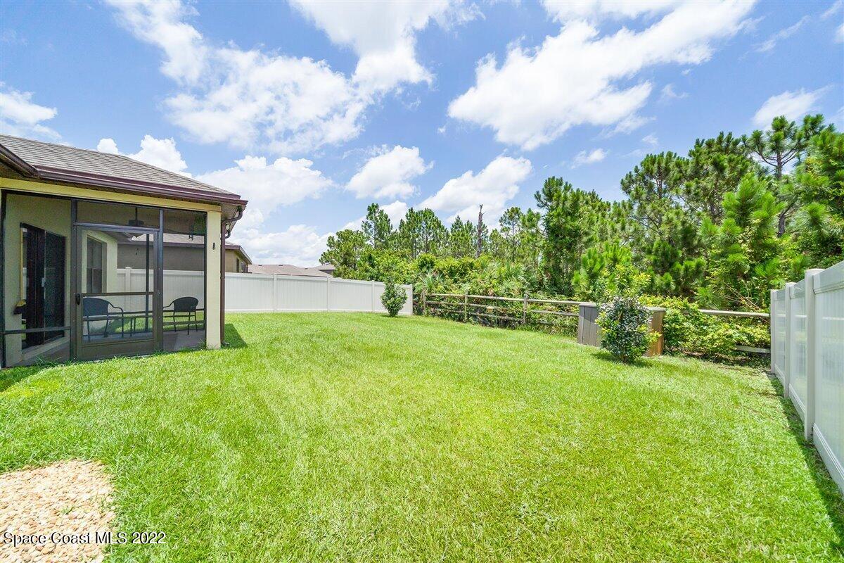 682 Old Country Road SE