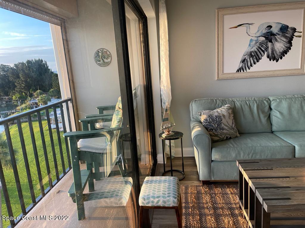 3901 NE Dixie Highway, 510